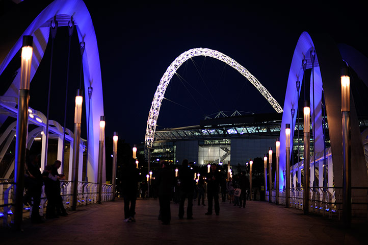 Tom England: Walking to the stadium from the train station