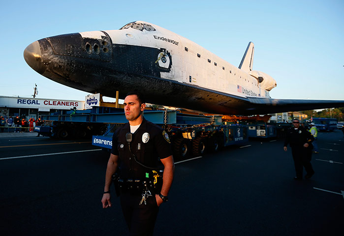 Space Shuttle: The Space Shuttle Endeavour is moved to the California Science Centre