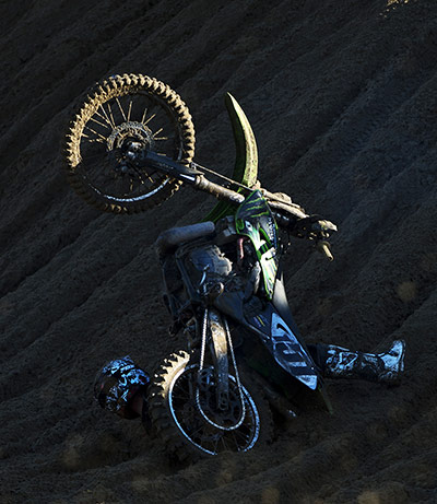 beach race: Britain's Gregg Appleby crashes