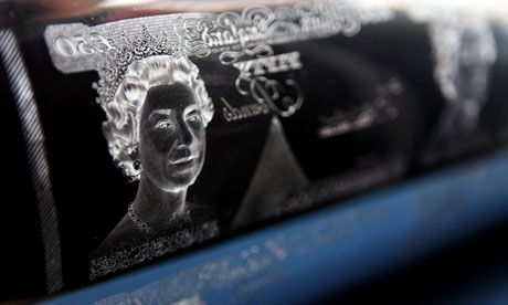 Exhibition Celebrates 50th Anniversary Of Banknote Portrait Of Queen