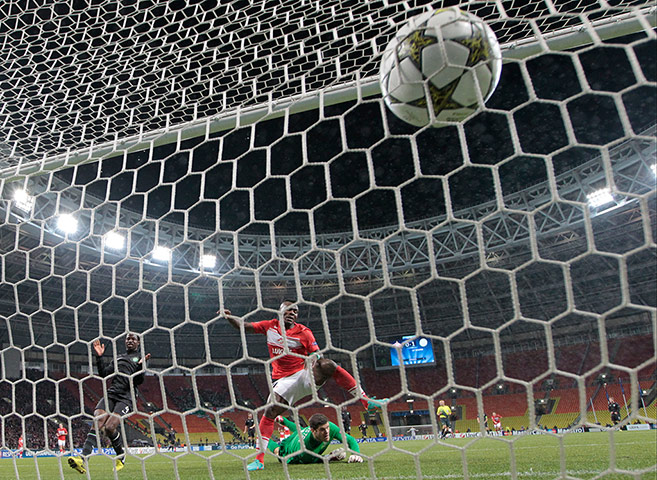 footy3: Emmanuel Emenike, Fraser Forster