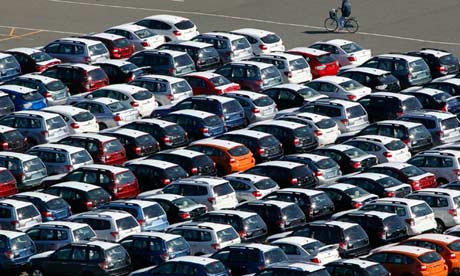 car news japan on Japanese cars at a port in Kawasaki: exports fell 15% in September ...