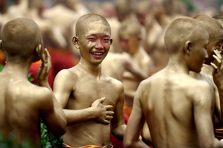 Kung Fu festival : Students from a martial arts school prepare to perform
