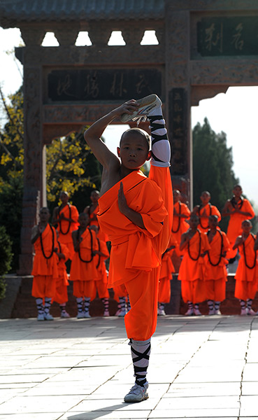 Kung Fu festival : Kung Fu Monks of Shaolin perform kung fu 