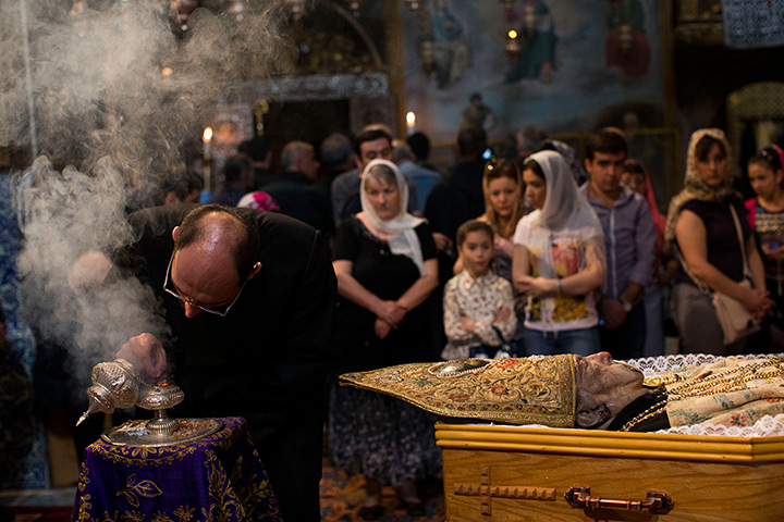 24 hours in pictures: Armenians attend the funeral of Armenian Patriarch 