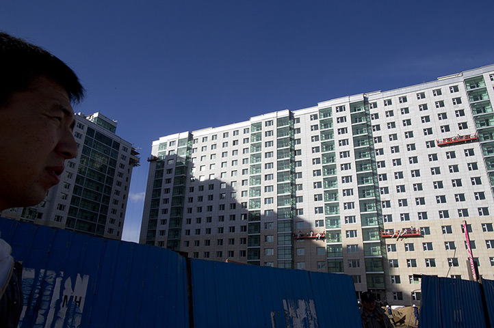 FTA: Paula Bronstein: New apartments under construction