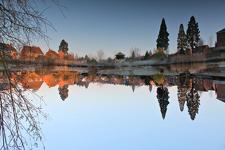 Your Pictures: trick: Reflection of landccape in water