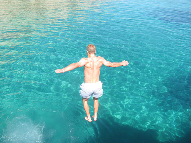 Your Pictures: trick: My boyfriend walking on water