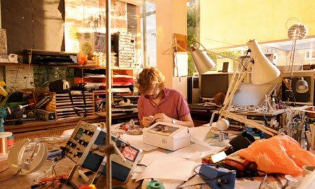 Fixpert designer working in his studio