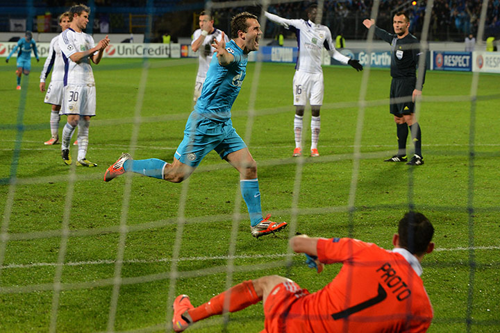 Wed Champs League: Aleksandr Kerzhakov celebrates scoring a penalty