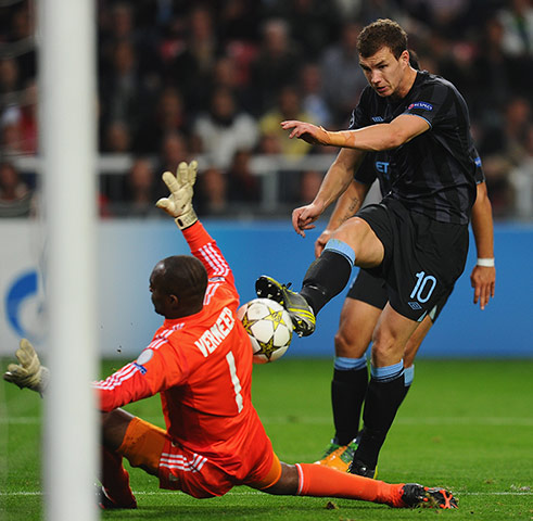 Wed champs league 2: Edin Dzeko shoots