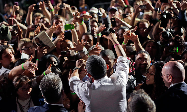 24 hours: Ohio, US: President Barack Obama greets supporters