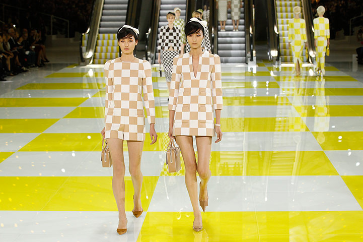 fashion accesories : Models present creations by US designer Marc Jacobs