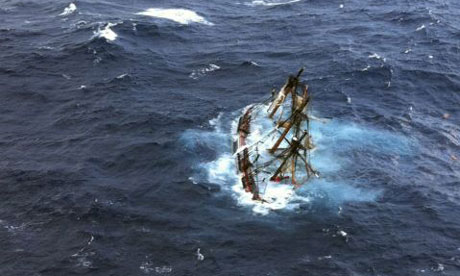 HMS-Bounty-foundering-in--008.jpg