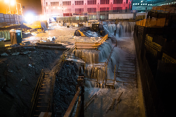 Sandy hits New York: Sea water floods the Ground Zero construction site