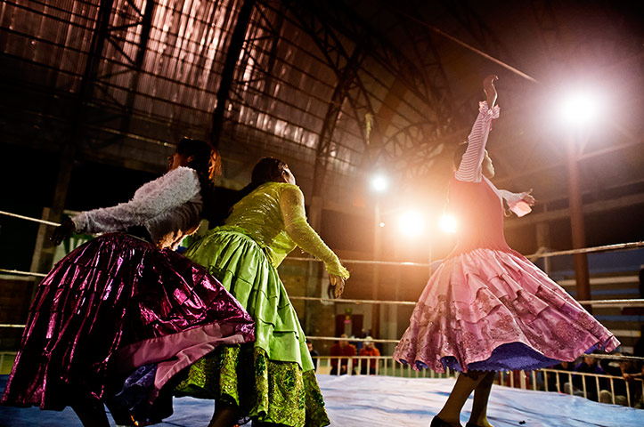 Cholitas: Dina La Reina Del Ring comes to the aid of Denita La Intocable