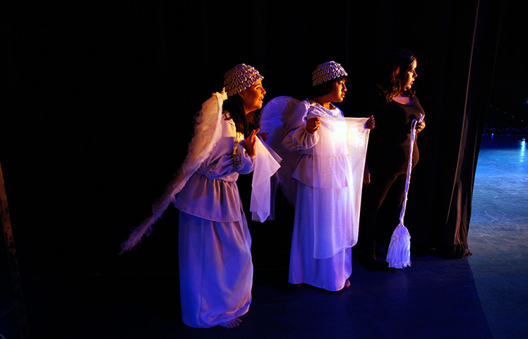 24 hours: Quito, Ecuador: Actresses wait in the wings during Suenos