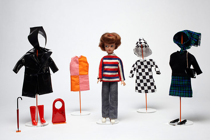 Modern British Childhood: Sindy and outfits