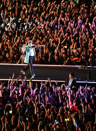 Week in music: Psy's free thank-you concert