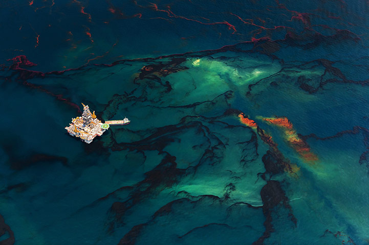 20 Photographs: The Deepwater Horizon disaster