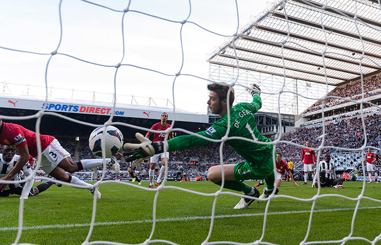 Newcastle United v Manchester United