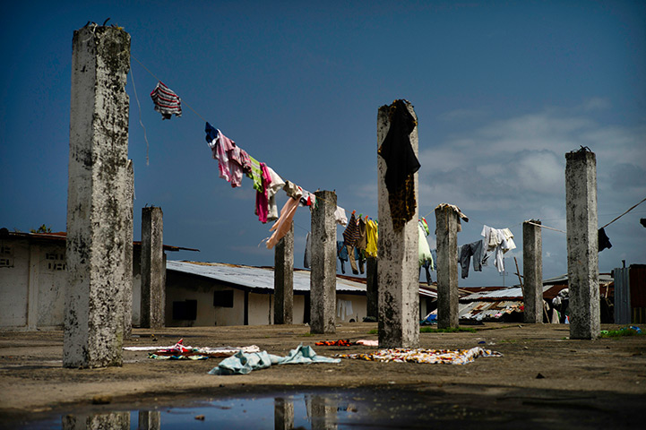 Liberia: Clothes are hung out to dry in the Carterton slum area of Monrovia