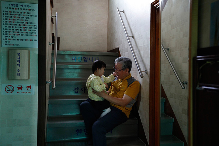 FTA: Kim Hong-Ji: Pastor Lee Jong-rak plays with Lee On-u, 6