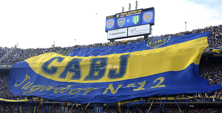 Tifo: Boca Juniors fans spread out a huge flag