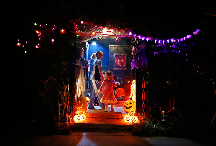 24 hours: Santa Monica, California: Children go trick-or-treating