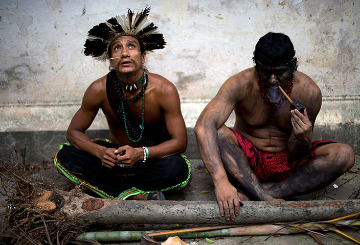 24 hours: Brazilian natives living in the old indi