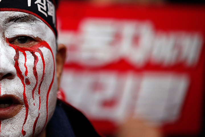 24 hours: Seoul, South Korea: Trade Unions protester