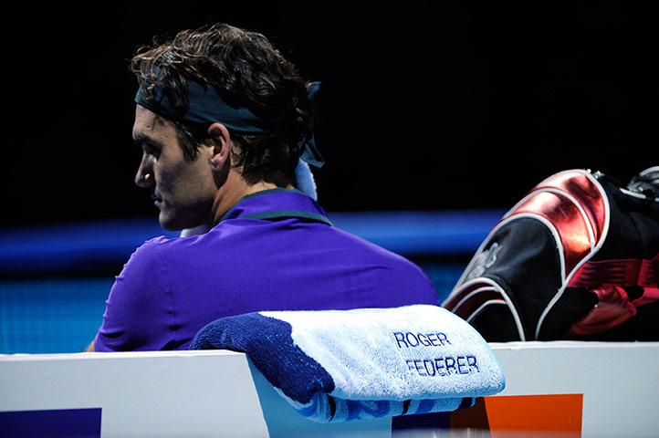 Murray v Federer: Federer resting