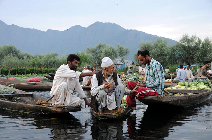 Kasmir: Floating market, Dal Lake