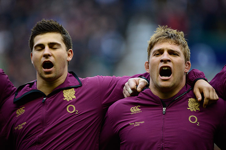 eng v australia: Brothers Ben and Tom Youngs sing the national anthem