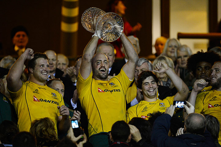 eng v australia: Nathan Sharpe lifts the Cook Cup