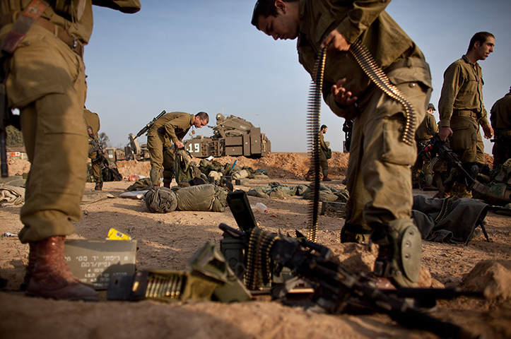 Gaza conflict: Israeli Troops Continue To Gather On Border As UN Call For Truce
