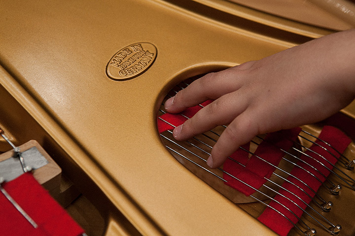 deaf  music workshop: Leif Ove Andsnes music workshop for deaf children