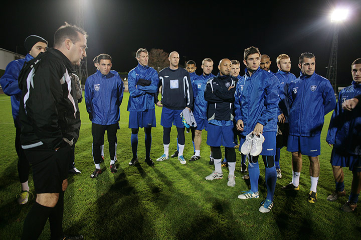 Met Police Football Team: Team-talk