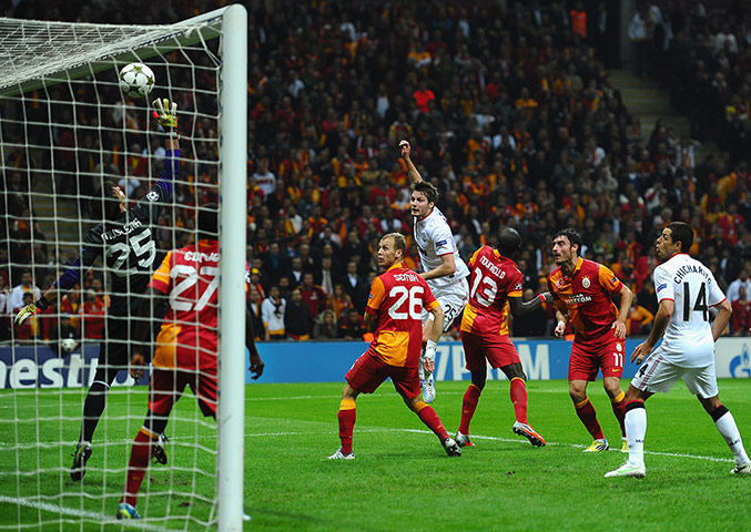 Tuesday champions league2: Nick Powell hits the bar