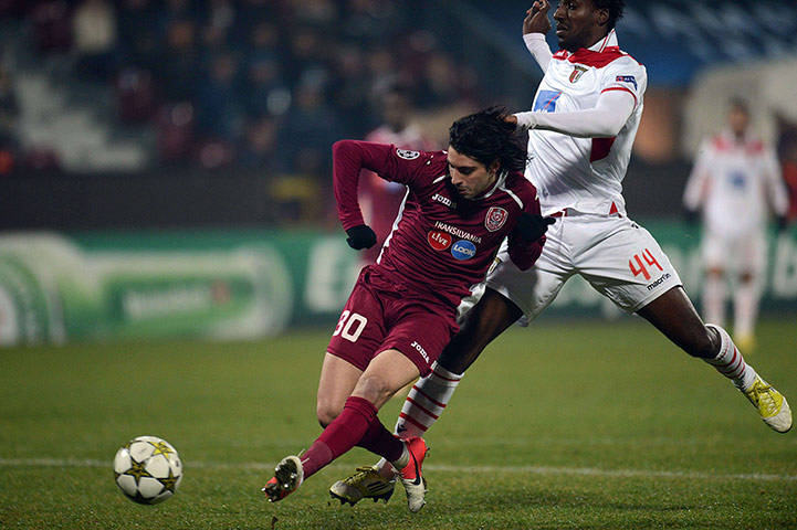 tues champs league 3: Rui Pedro vies with Braga's Douglao Ferreira