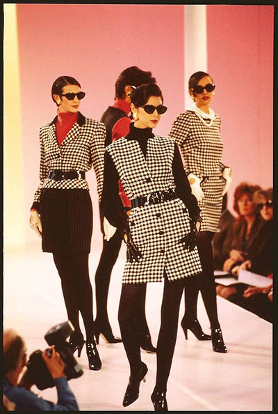 Caroline Charles : Black-and-white check wool jackets and dresses, London Fashion Week, 1989