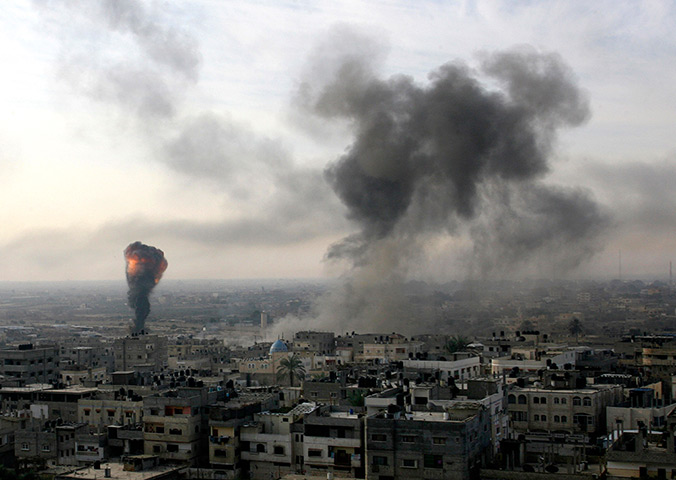 gaza conflict : strike on smuggling tunnels along the border between Egypt and Rafah 