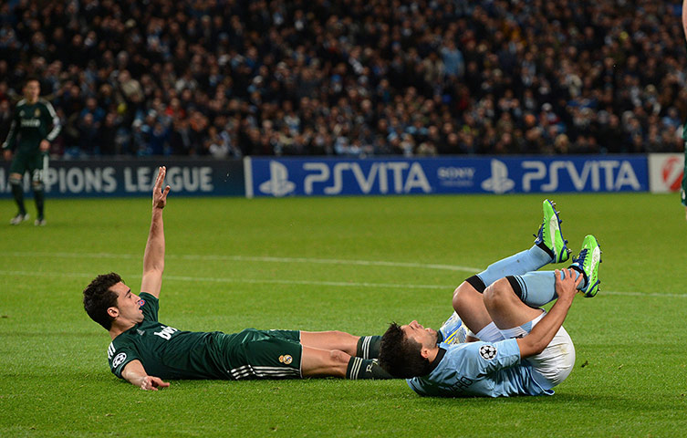 Citah: Alvaro Arbeloa fouls Sergio Aguero