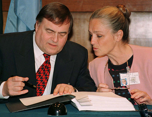 Kyoto history: PRESCOTT AND BJERREGAARD SIGN KYOTO TREATY.