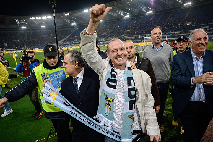 footy2: Former Lazio's player Paul Gascoigne (C)