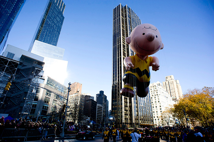 Thanksgiving: The Charlie Brown balloon floats 