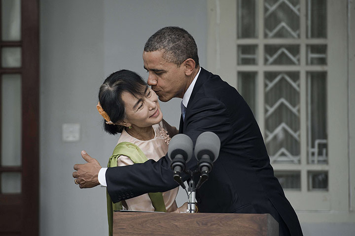 20 Photos: Barack Obama and Myanmar pro-democracy leader Aung San Suu Kyi kiss