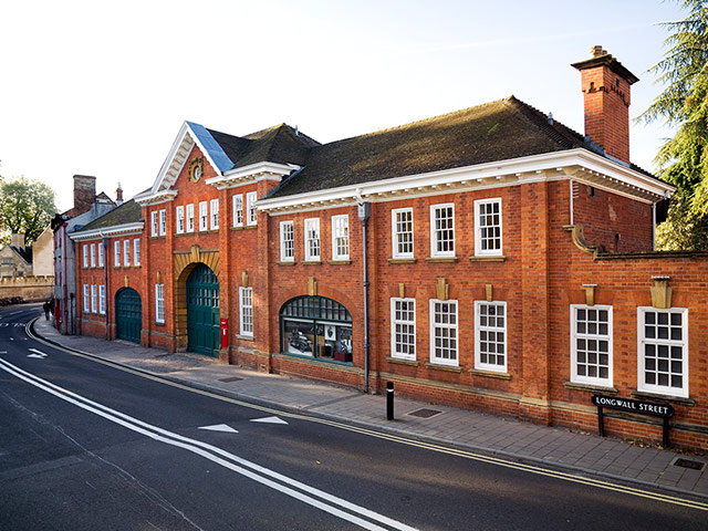 English Heritage garages: The former Morris Garage in Oxford