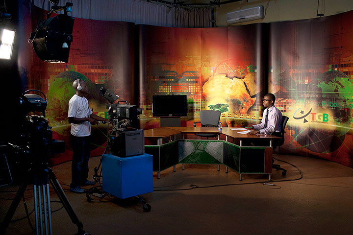 20 Photos: Newscaster broadcasts in Guinea-Bissau
