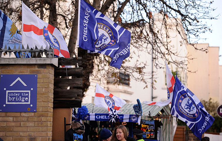 chelsea v citah: Chelsea flags